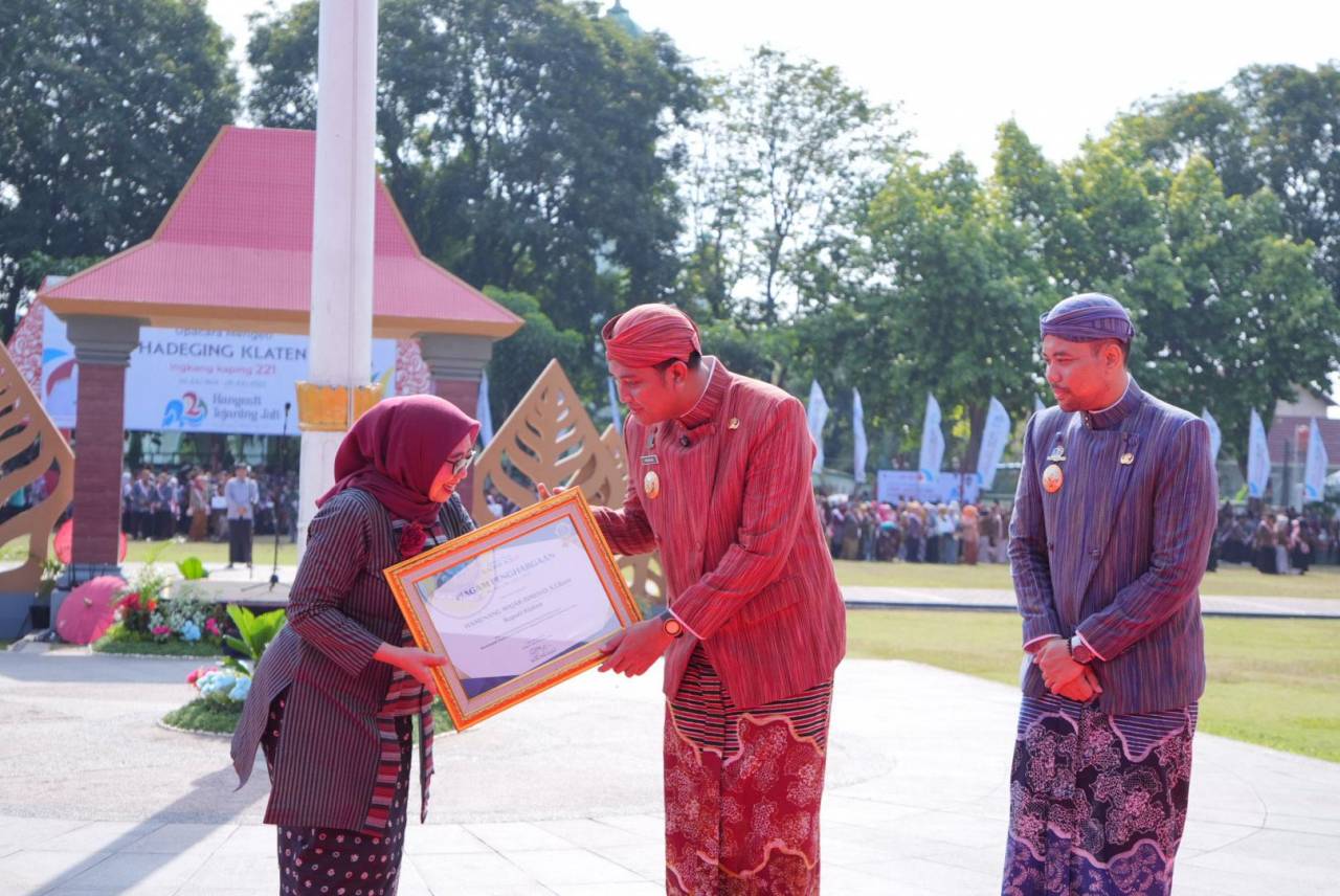 Hari Jadi Ke-221 Klaten, Bupati Dihadiahi Penghargaan