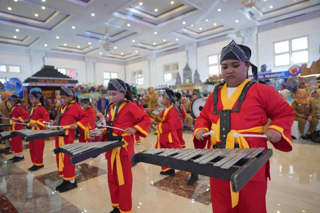 Semarak Drumband di Klaten, Perebutkan Piala Bupati dalam Gebyar Inovasi Pendidikan