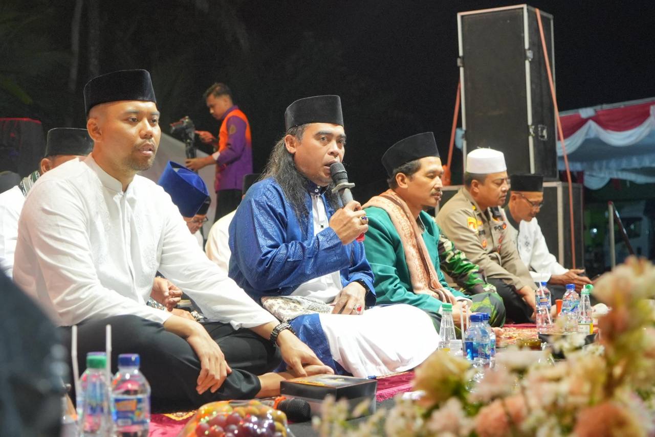 Klaten Bermacapat Bersama Gus Muwafiq Warnai Puncak Festival Desa Wisata 2025