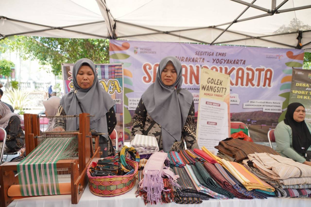 Perajin Lurik Karangasem Kenalkan ATBM Portabel, Bupati : Inovasi Lurik Klaten