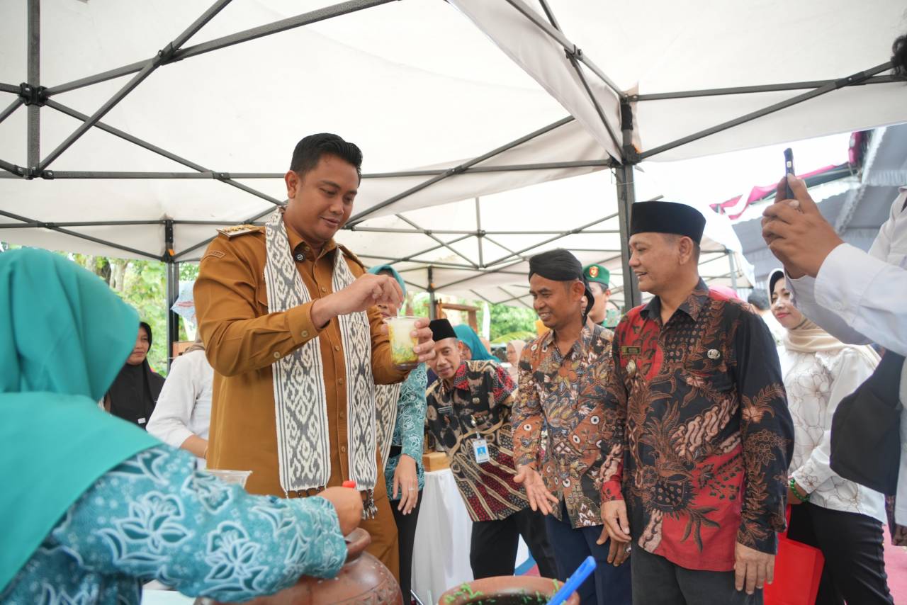 Sambung Rasa : Desa Jarum Pamerkan Batik Tulis Hingga Es Dawet