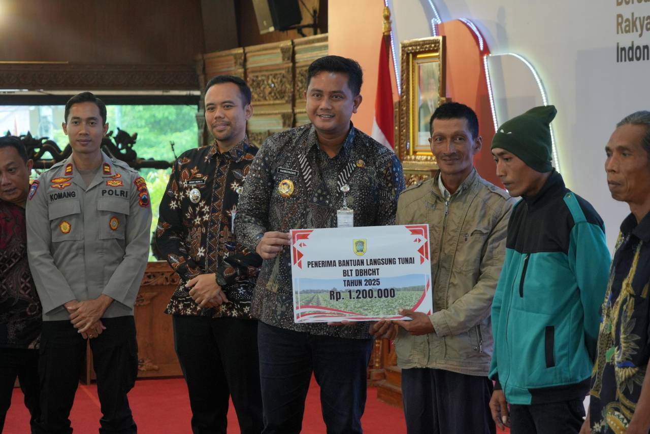 7.185 Buruh Tani Tembakau Di Klaten Terima BLT DBHCHT