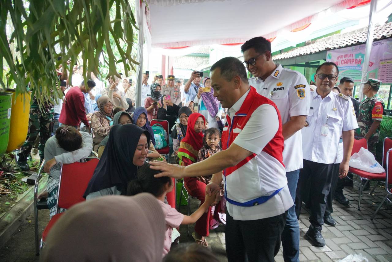 Gubernur Jateng Tinjau Vaksinasi Campak di Klaten