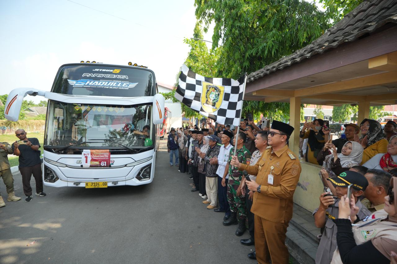 4 Kloter Calhaj Asal Klaten Diberangkatkan, Bupati Klaten : Semoga Jadi Haji Mabrur