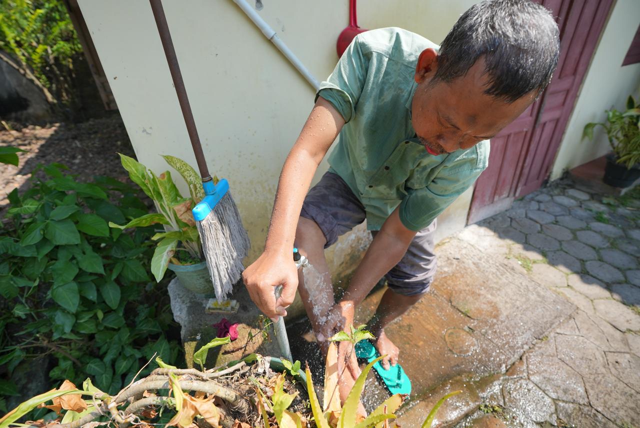 Curhat Masalah Air Bersih Ke Mas Bupati, Warga Desa Pesu Ini Nikmati Saluran PDAM Tirta Merapi