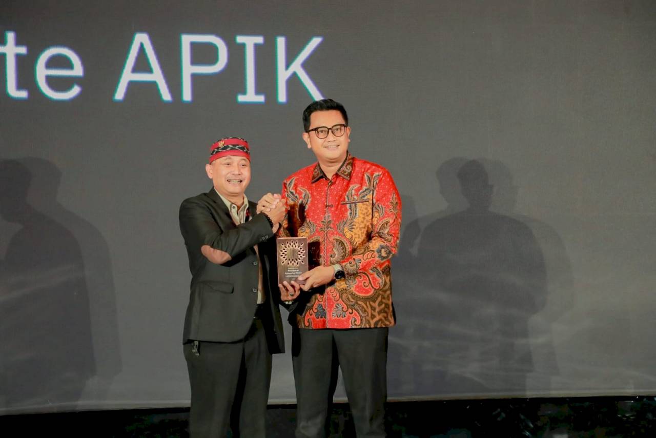 Berkat Inovasi Portal APIK, Bupati Klaten Raih Penghargaan Tribun Network pada Cita Loka Fest 2026