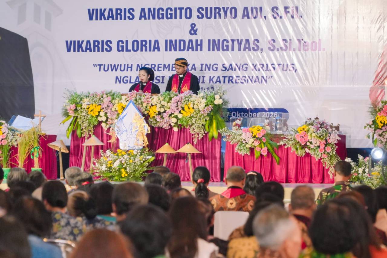 Anggito Suryo Adi dan Gloria Indah Ingtyas Ditahbiskan Menjadi Pendeta GKJ Ketandan